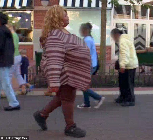 La mujer estadounidense,el pecho natural más grande del mundo