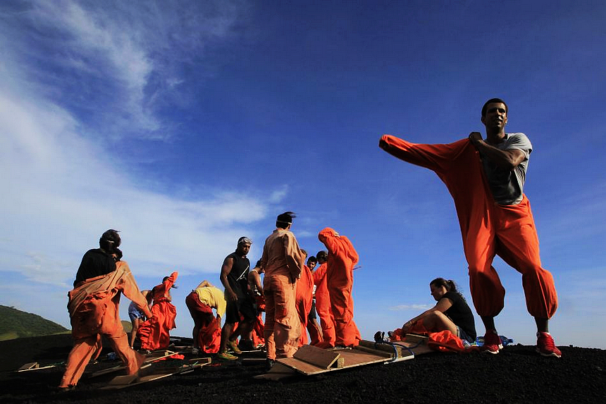 Turismo,aventura, el volcán Cerro Negro ,Nicaragua, naturaleza