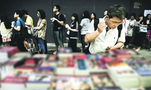 Libros y adrenalina en las aduanas de Hong Kong 1