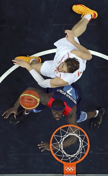 España gana a Gran Bretaña después de un final agónico