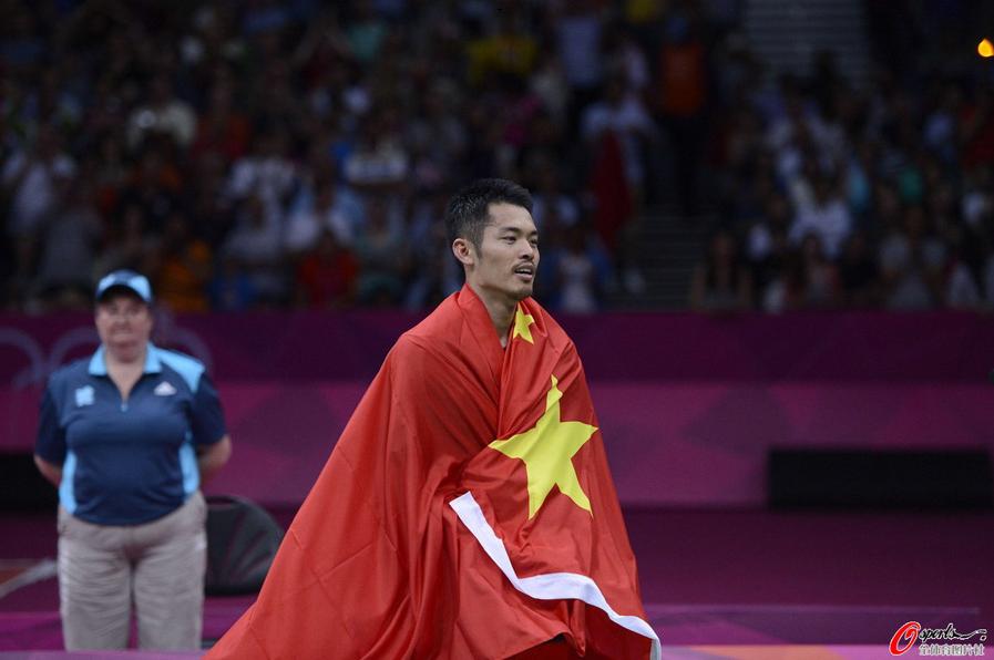 Londres 2012 Lin Dan revalida su título en bádminton Bolt vuela hacia