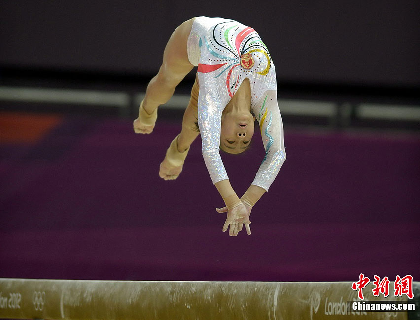 LONDRES 2012: Deng Linlin de China gana oro en viga de equilibrio femenil 2