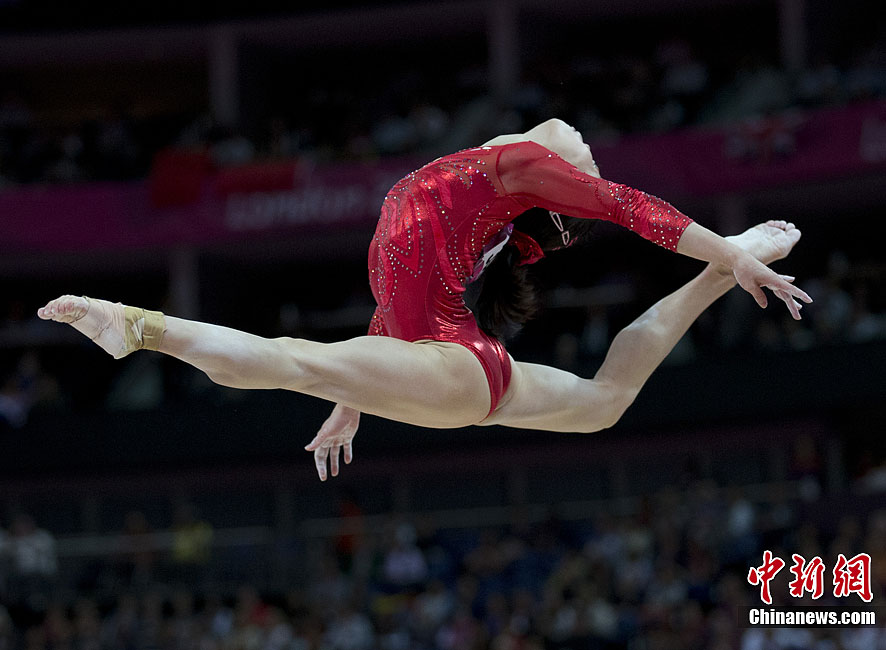 LONDRES 2012: Deng Linlin de China gana oro en viga de equilibrio femenil 8