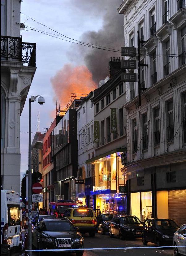 Se registra incendio en centro de Bruselas 1