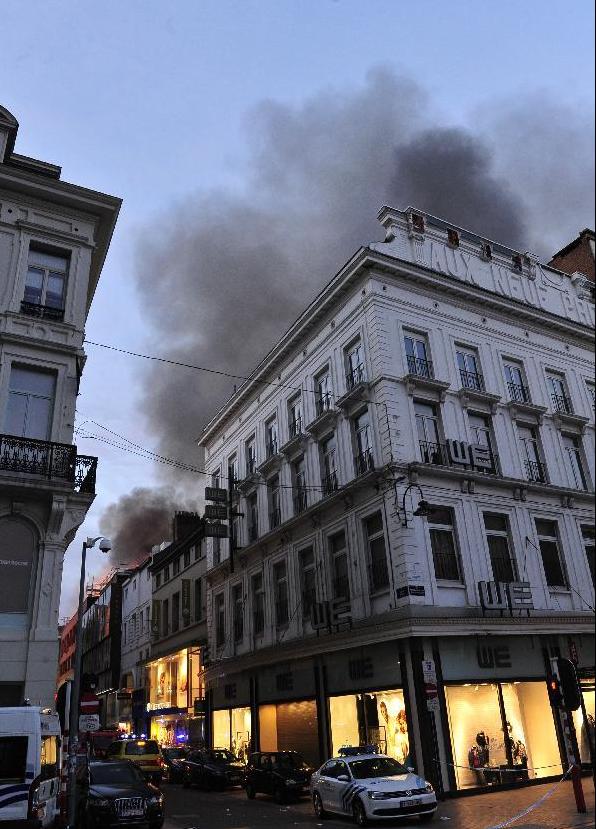  Se registra incendio en centro de Bruselas 56