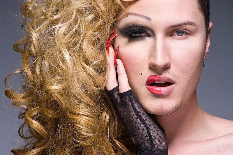 Mitad DragQueens La mitad del hombre es la