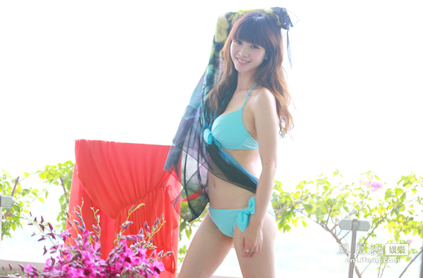 Fotos de bikini de Liu Yan 8