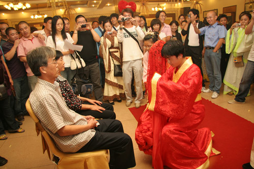 Abren muestra fotográfica en Perú sobre bodas tradicionales chinas