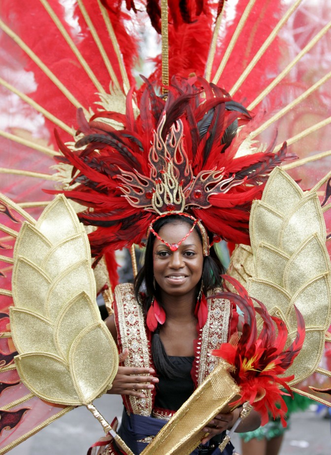 El Carnaval de Notting Hill llena las calles de este barrio londinense de fiesta y color