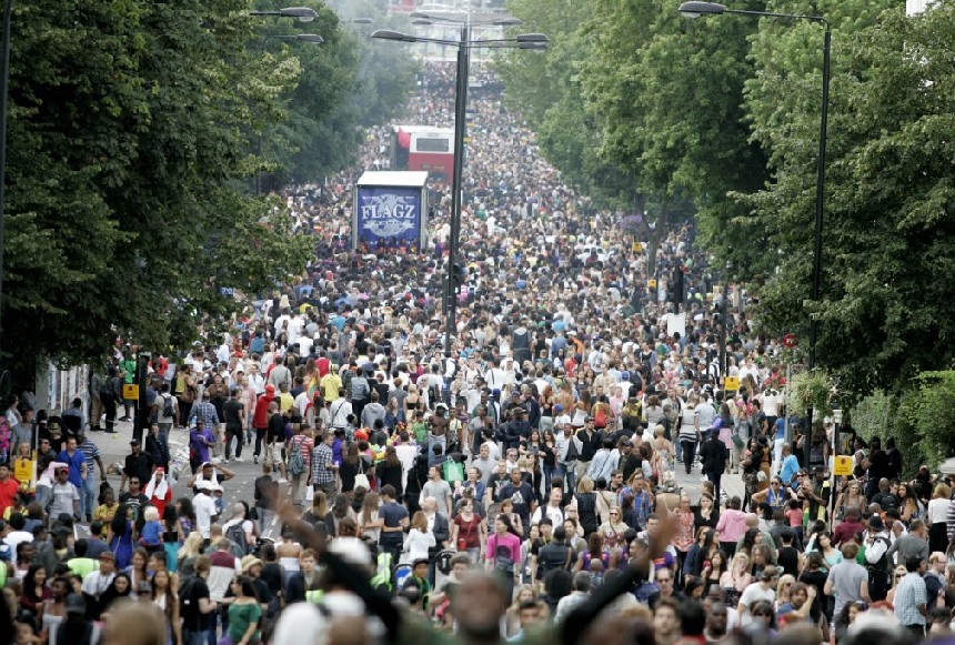 El Carnaval de Notting Hill llena las calles de este barrio londinense de fiesta y color