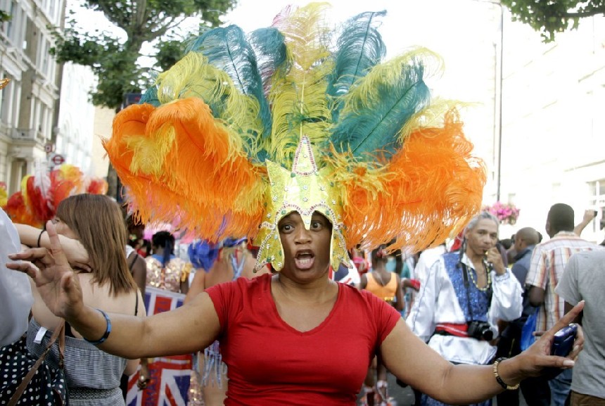 El Carnaval de Notting Hill llena las calles de este barrio londinense de fiesta y color