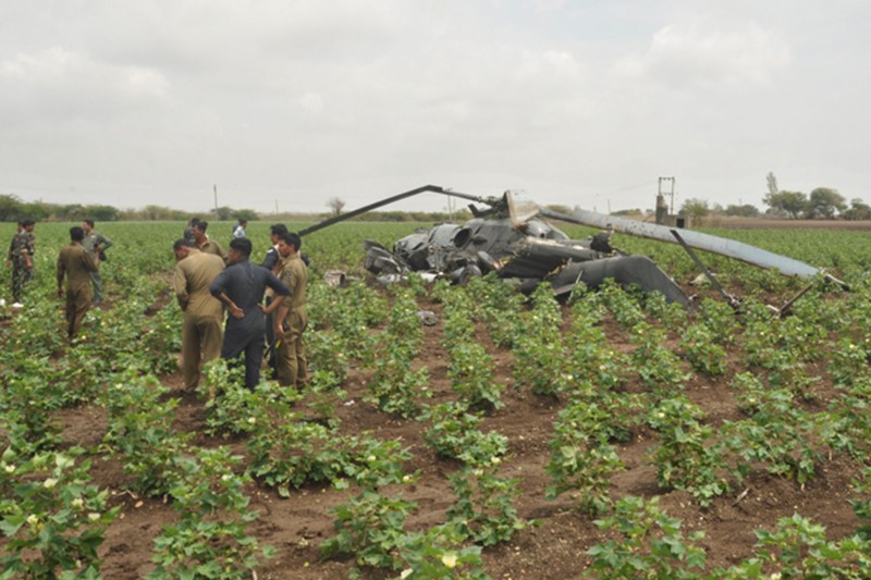 Seis muertos al chocar dos helicópteros de la Fuerza Aérea india 