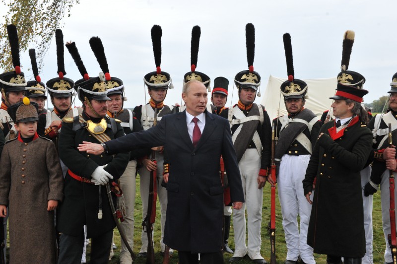 Putin pide esfuerzos conjuntos de Rusia y Francia para unir Europa