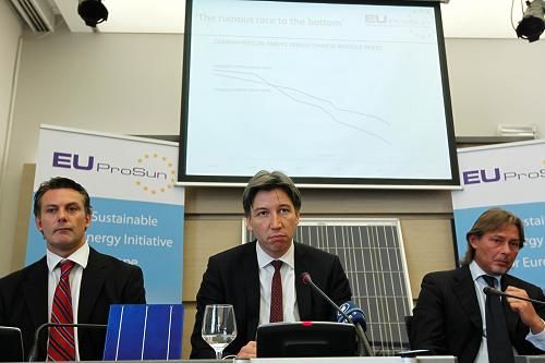 UE inicia investigación antidumping sobre importaciones de paneles solares chinos