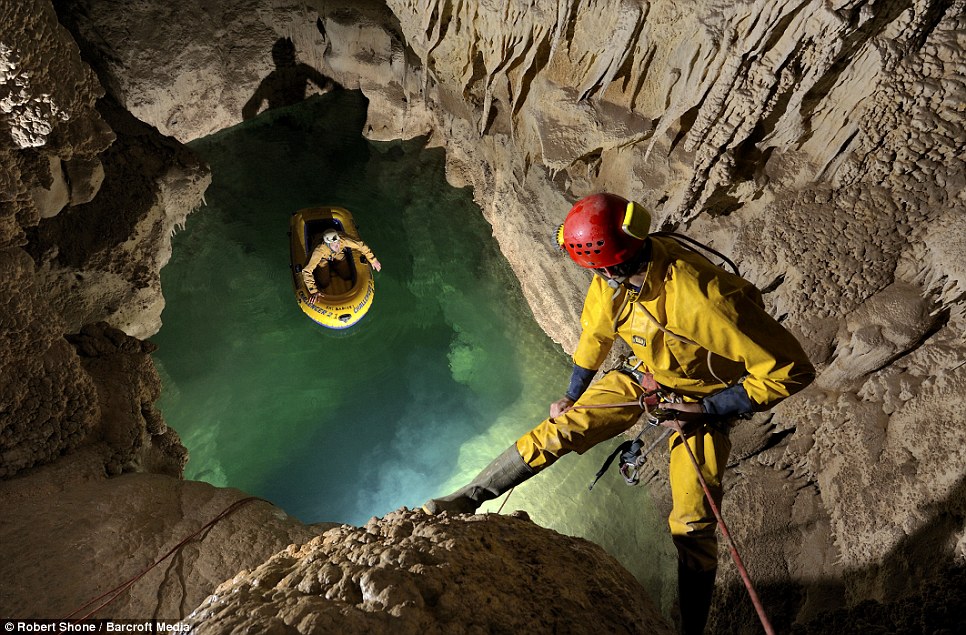 La cueva más profunda del Globo revela sus secretos mediante 200 exploradores 34