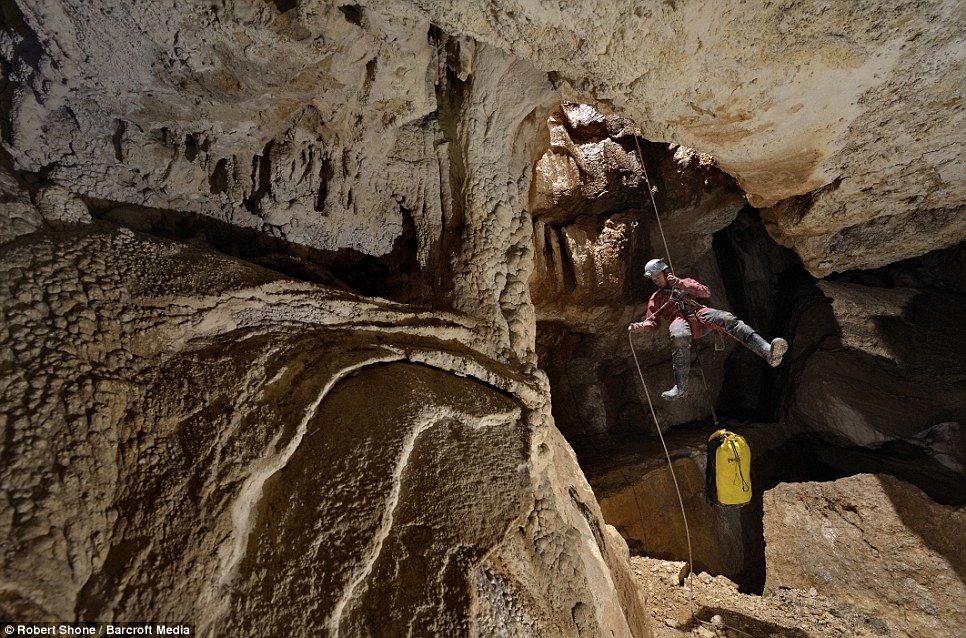 La cueva más profunda del Globo revela sus secretos mediante 200 exploradores 4