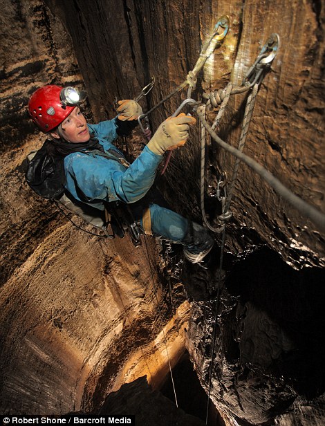 La cueva más profunda del Globo revela sus secretos mediante 200 exploradores 8