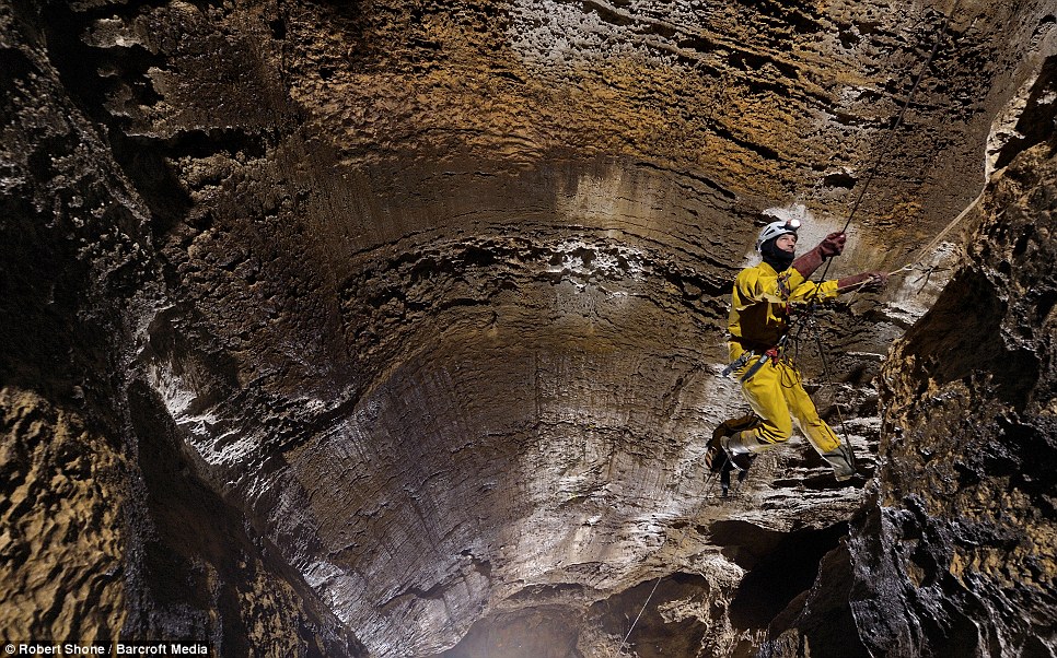 La cueva más profunda del Globo revela sus secretos mediante 200 exploradores 9