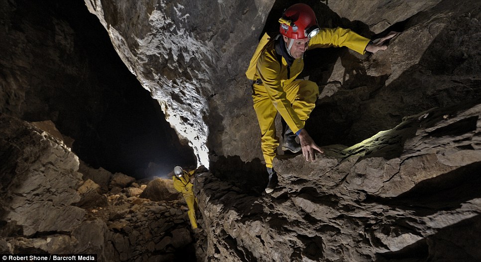 La cueva más profunda del Globo revela sus secretos mediante 200 exploradores 13