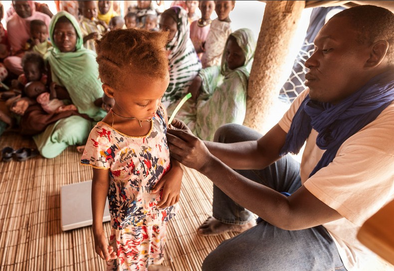 Vida dura de la gente de Mauritania bajo la sequía grave