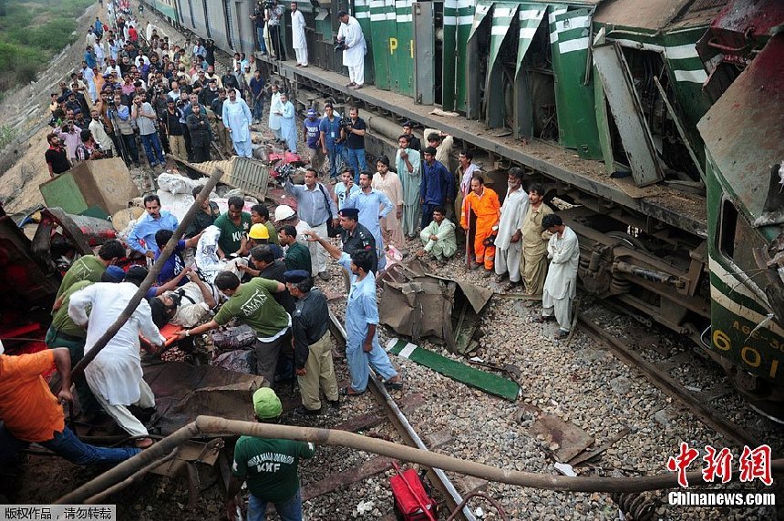 Un choque de trenes en el sur de Pakistán causa al menos dos muertos y cientos heridos