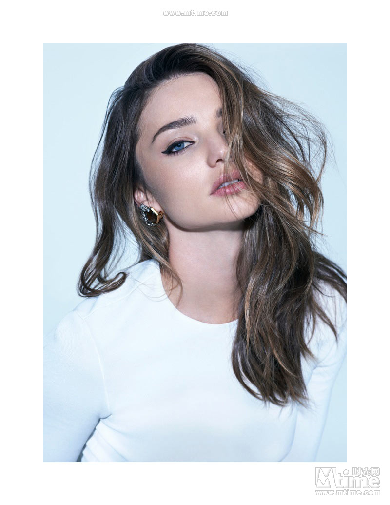 miranda kerr posa sensualmente para "the sunday times style"