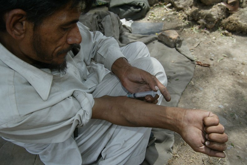 documental: los usuarios de drogas en pakistán