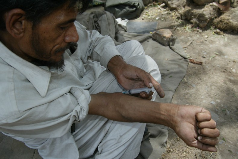 Documental: los usuarios de drogas en Pakistán