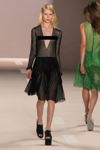 es desnudez la moda?