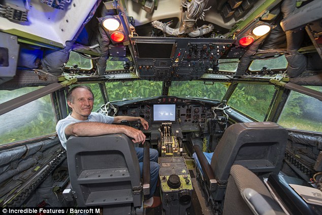 Bruce A. Campbell vive en un Boeing 727-200