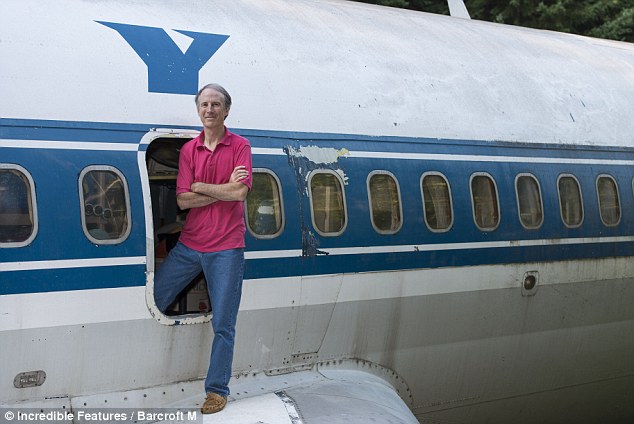 Bruce A. Campbell vive en un Boeing 727-200