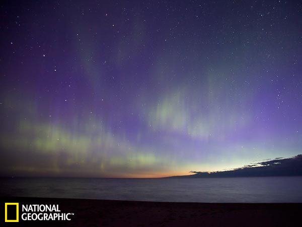 Captan espectacular aurora boreal sobre Crater Lake en Oregón 4