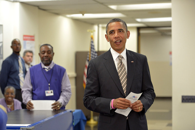 Obama votó en forma anticipada, a doce días de la elecciones