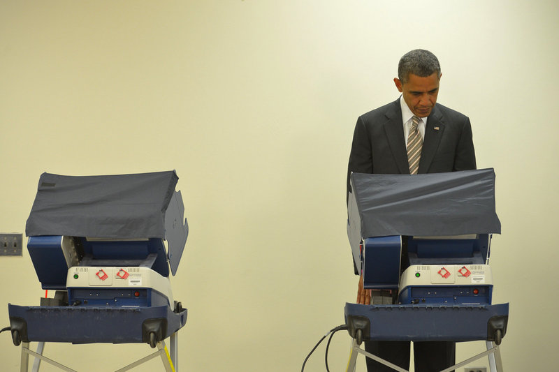 Obama votó en forma anticipada, a doce días de la elecciones