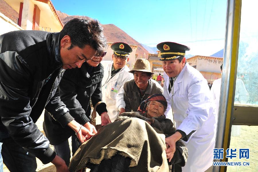 Li Suzhi lleva 29 años ofreciendo la asistencia médica gratuita para los tibetanos 3