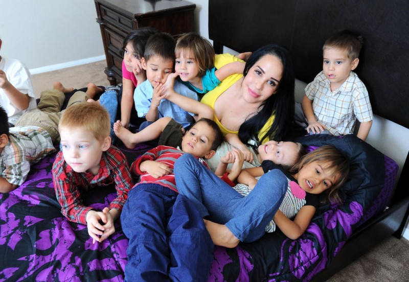 Nadya Suleman, madre de octillizos, va a ser actriz porna para mantener a sus 14 hijos