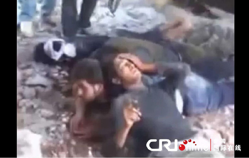 Video horrible: la oposición siria condena a 28 soldados del ejército sirio