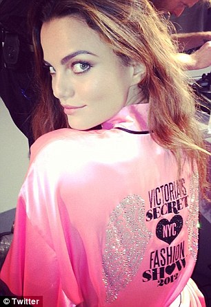 Las fotografías secretas detrás de la escena de Victoria's Secret