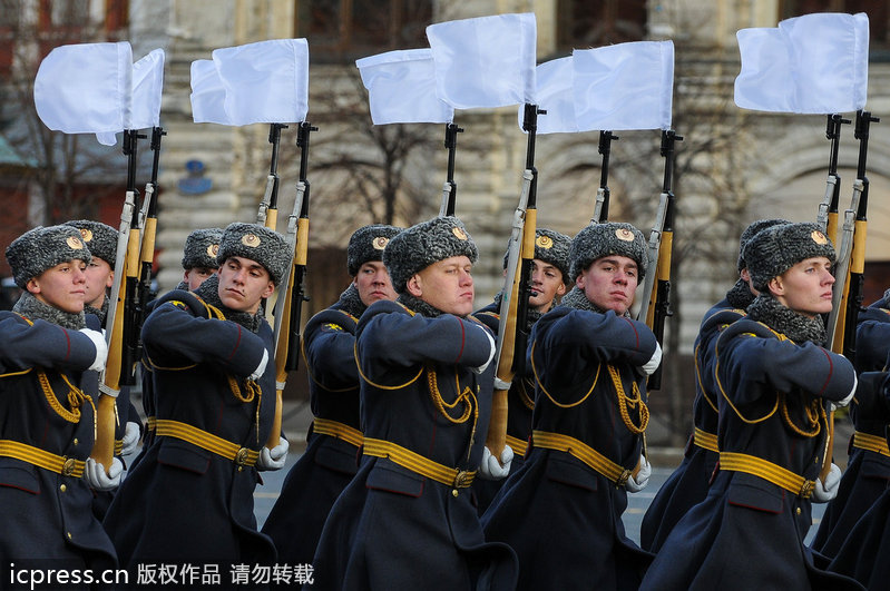 Conmemoran la Revolución de Octubre y desfile de 1941 en Moscú, Rusia