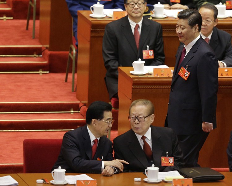 Célebres cuadros del Partido Comunista de China participan en el XVIII Congreso Nacional del PCCh 3