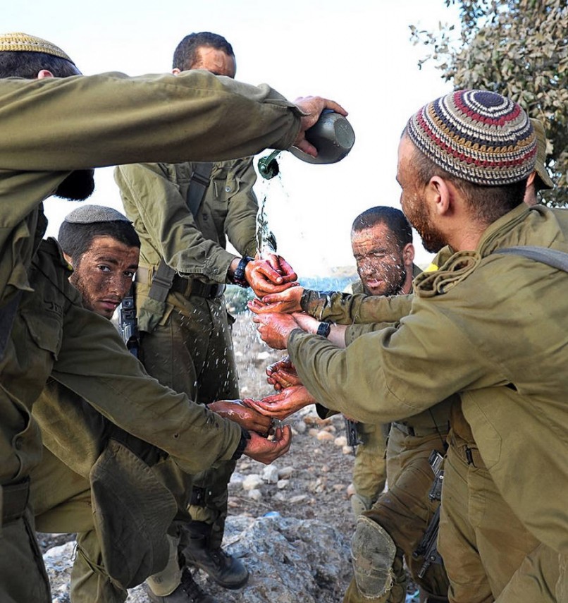 Récord: la vida de los soldados israelíes llena de alegría