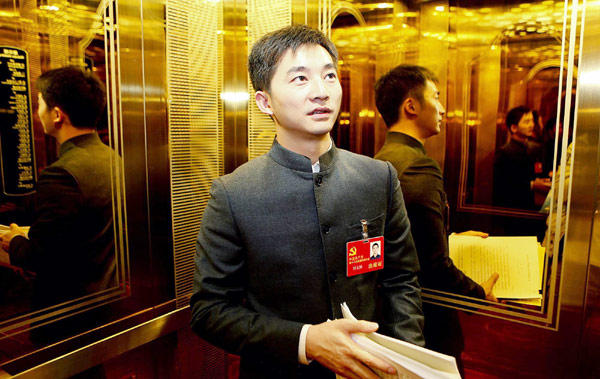 Fu Wentao, piloto del sumergible chino &apos;Jiaolong&apos; y delegado del XVIII Congreso Nacional del PCCh 1