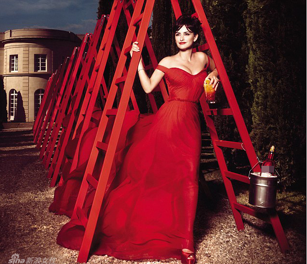 Penélope Cruz, en traje rojo, tan hermosa, tan sexy