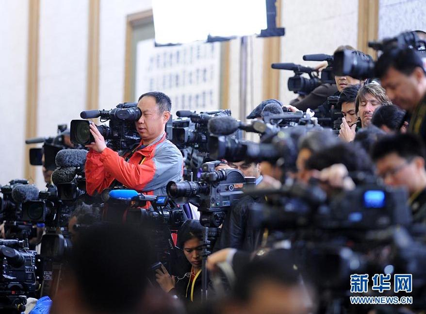 Reporteros en espera del encuentro con el nuevo liderazgo del PCCh 34