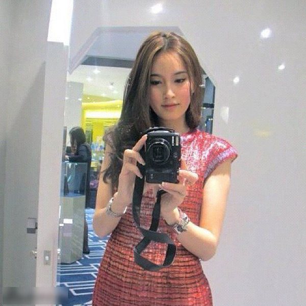 Poy, la transexual más guapa en Tailandia