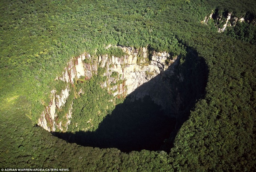 El hoyo grande del Parque Nacional de Jaua-Sarisarinama en Venezuela