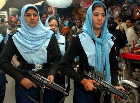 Mujeres policías guapas de diferentes países: Pakistán