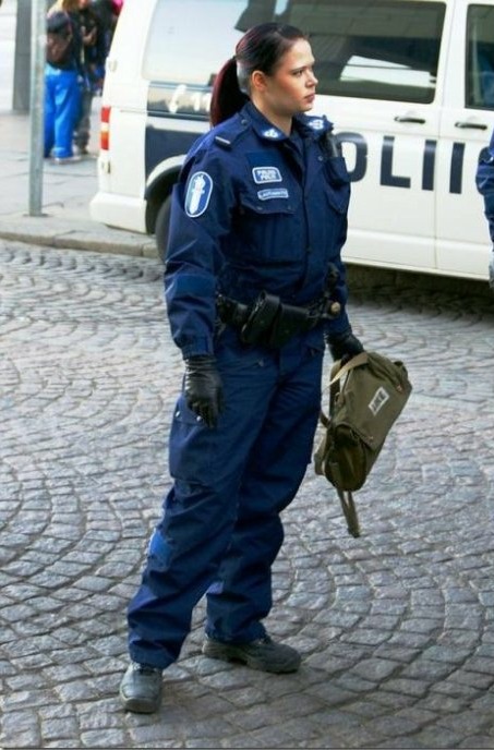 Mujeres policías guapas de diferentes países: Finlandia