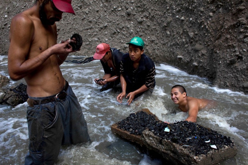 Los guatemaltecos pobres superviven depende de las basuras