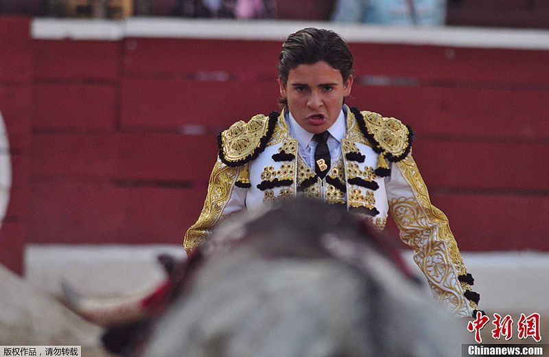 Michelito Lagravere,el matador de toros más joven de la historia.